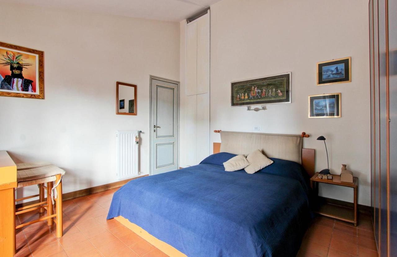 On The Edge Of Town Villa Rome